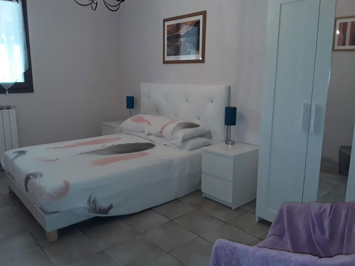 Le Chat Botte - Vankantiehuis In Languedoc-Roussillion Bed & Breakfast Routier Luaran gambar